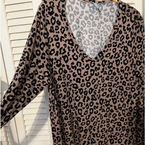 Leopard shirt XL  made of 95 pct rayon and 5 pct spandex
